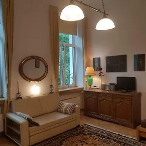 https://leonardo.krakowhotelspoland.com